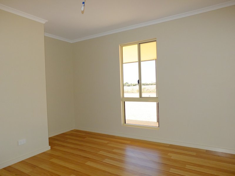 Photo - 47 Rosslyn Road, Wallaroo SA 5556 - Image 11