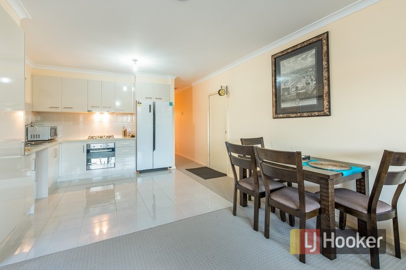 Photo - 47 Sallys Run, Hampton Park VIC 3976 - Image 3