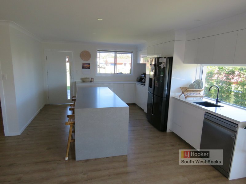 Photo - 47 Simpson Street, South West Rocks NSW 2431 - Image 5