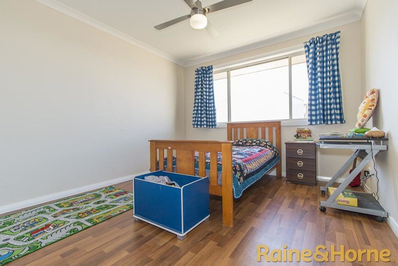 Photo - 47 Spears Drive, Dubbo NSW 2830 - Image 7