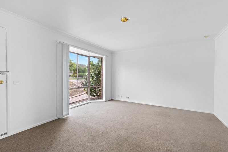Photo - 47 Stanley Jones Drive, South Morang VIC 3752 - Image 2