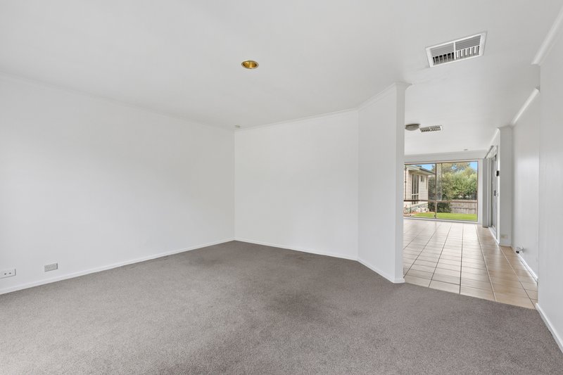 Photo - 47 Stanley Jones Drive, South Morang VIC 3752 - Image 3