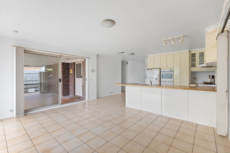Photo - 47 Stanley Jones Drive, South Morang VIC 3752 - Image 6