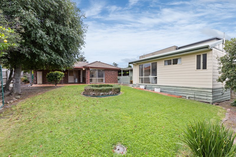 Photo - 47 Stanley Jones Drive, South Morang VIC 3752 - Image 13