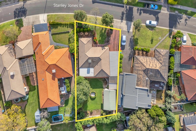 Photo - 47 Stanley Jones Drive, South Morang VIC 3752 - Image 15