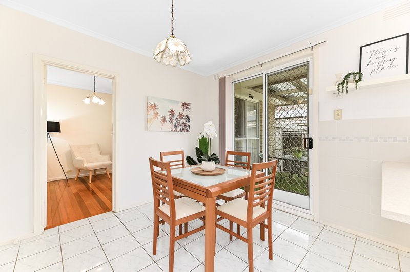 Photo - 47 Strada Crescent, Wheelers Hill VIC 3150 - Image 5