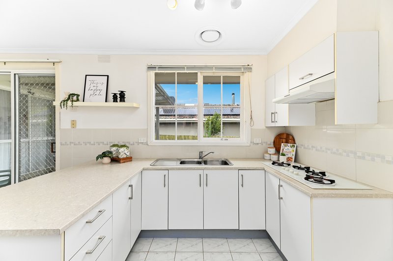 Photo - 47 Strada Crescent, Wheelers Hill VIC 3150 - Image 7