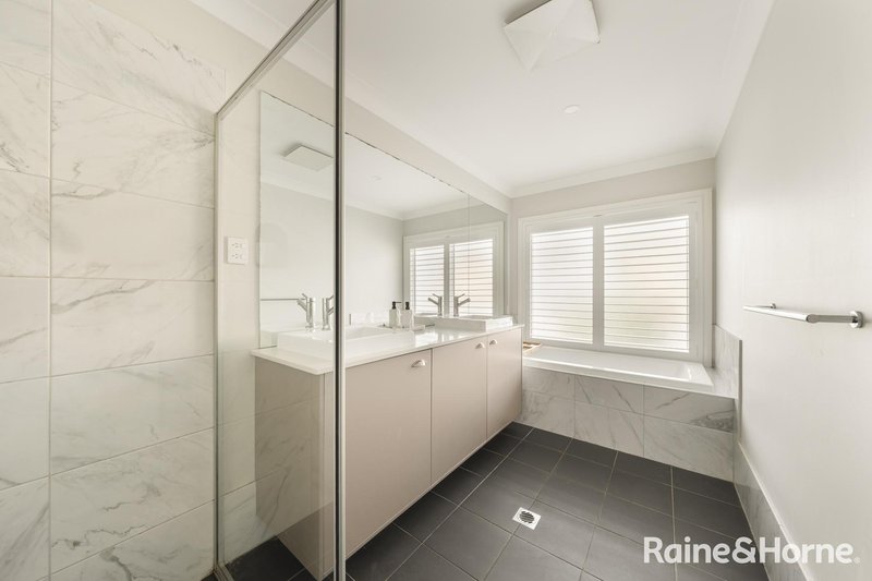 Photo - 47 Summercloud Crescent, Vincentia NSW 2540 - Image 16
