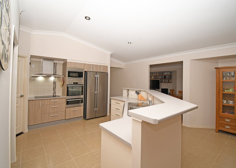 Photo - 47 Sunrise Crescent, Burrum Heads QLD 4659 - Image 2