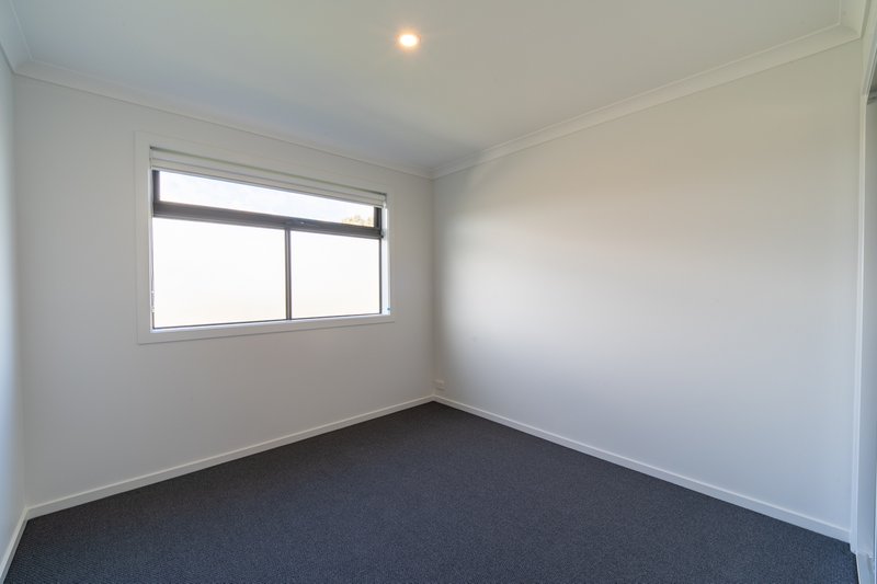 Photo - 47 Thistle Place, South Morang VIC 3752 - Image 8