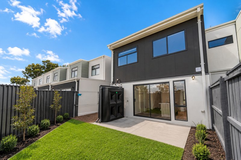 Photo - 47 Thistle Place, South Morang VIC 3752 - Image 11