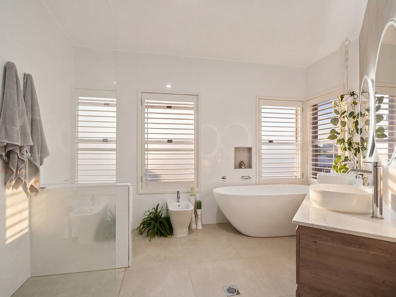 Photo - 47 Tullamarine Drive, Robina QLD 4226 - Image 10