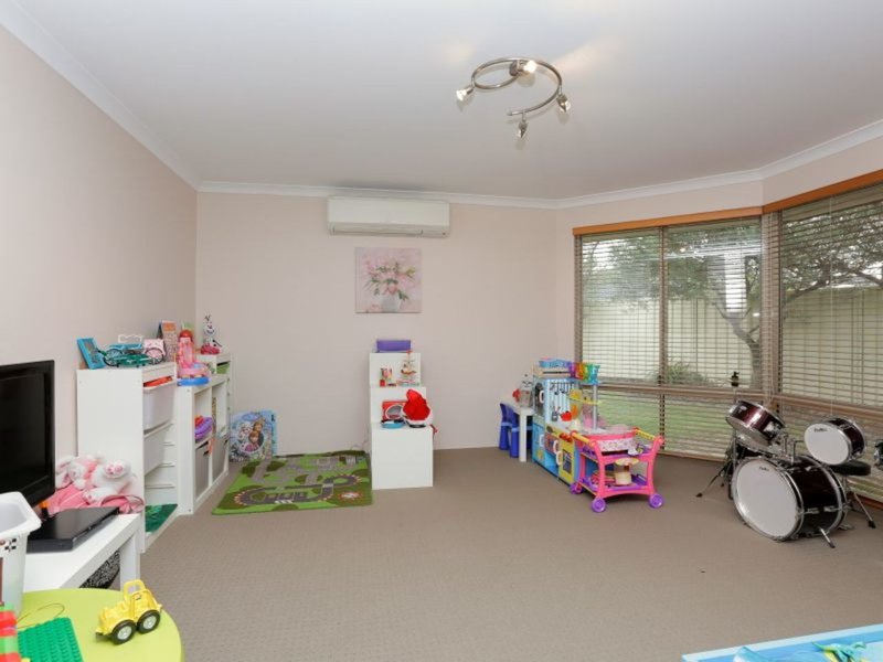 Photo - 47 Waterperry Drive, Canning Vale WA 6155 - Image 11