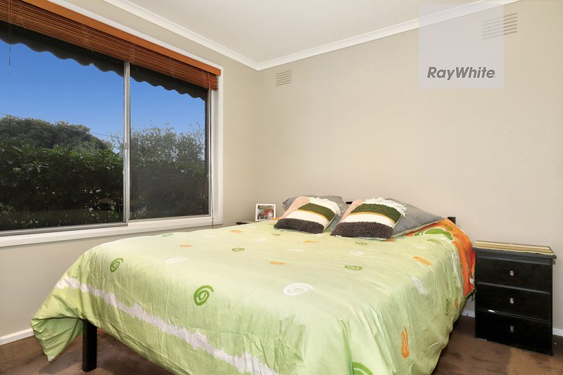 Photo - 47 Wolverton Drive, Gladstone Park VIC 3043 - Image 11