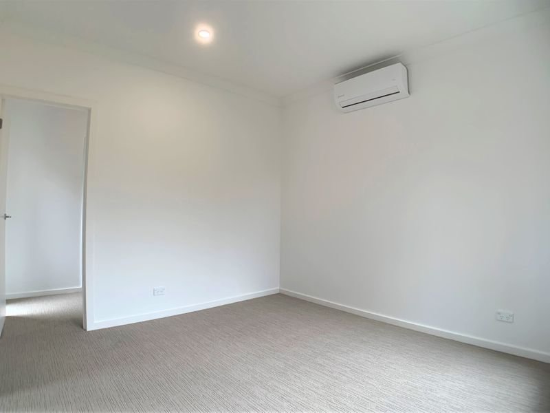 Photo - 4/7 Wordsworth Avenue, Clayton South VIC 3169 - Image 9