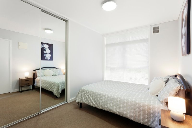 Photo - 4/70 Grange Road, Carnegie VIC 3163 - Image 4