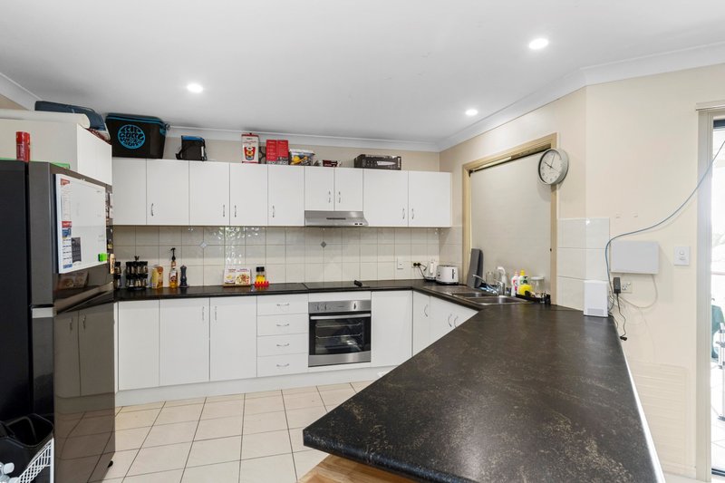 Photo - 4/70 Livingstone Street, West End QLD 4810 - Image 4