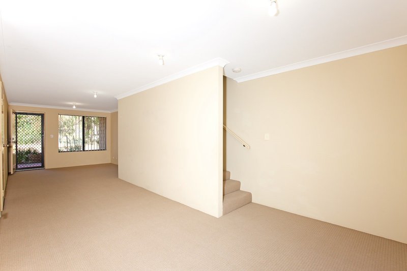 Photo - 4/70 Waldron Boulevard, Greenfields WA 6210 - Image 4