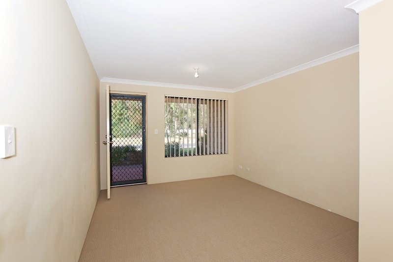 Photo - 4/70 Waldron Boulevard, Greenfields WA 6210 - Image 5