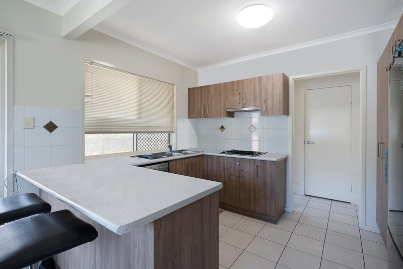 Photo - 4/71-77 Goodfellows Road, Kallangur QLD 4503 - Image 3