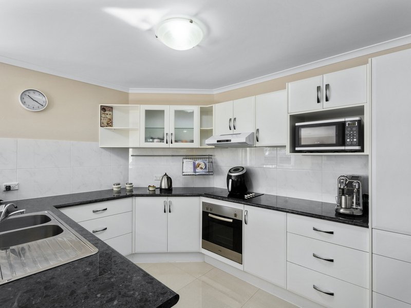 Photo - 47/102-104 Alexander Drive, Highland Park QLD 4211 - Image 4