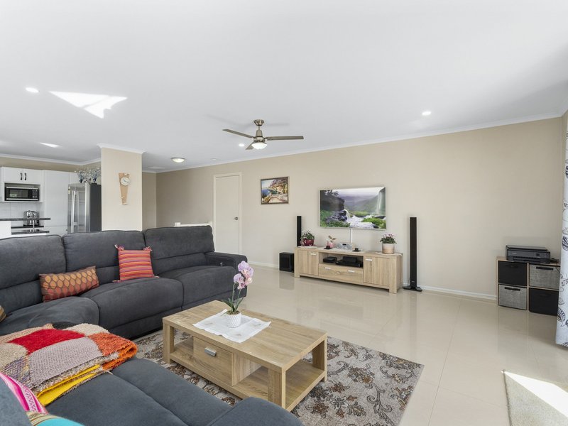 Photo - 47/102-104 Alexander Drive, Highland Park QLD 4211 - Image 6