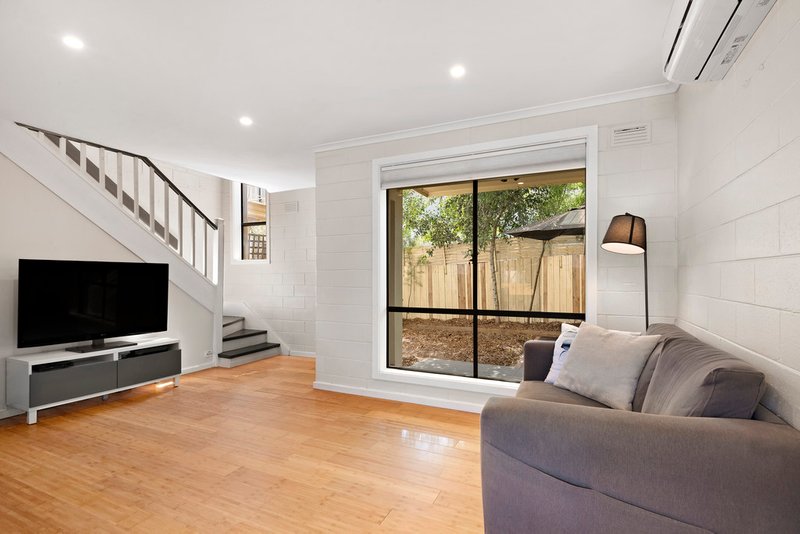 Photo - 4/73 Atkinson Street, Chadstone VIC 3148 - Image 2