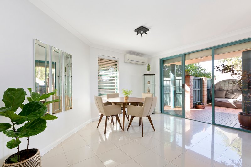 Photo - 4/737 Pittwater Road, Dee Why NSW 2099 - Image 2