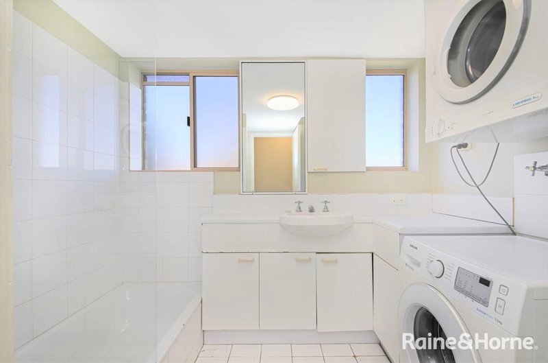 Photo - 4/74 Kensington Terrace, Toowong QLD 4066 - Image 4