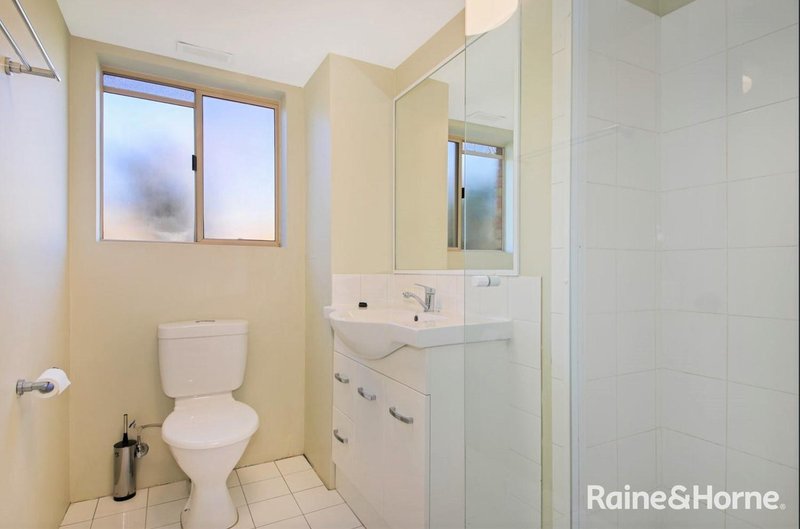 Photo - 4/74 Kensington Terrace, Toowong QLD 4066 - Image 5