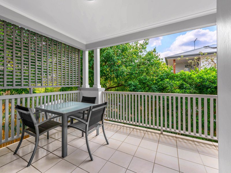 Photo - 4/75 Riding Road, Hawthorne QLD 4171 - Image 2