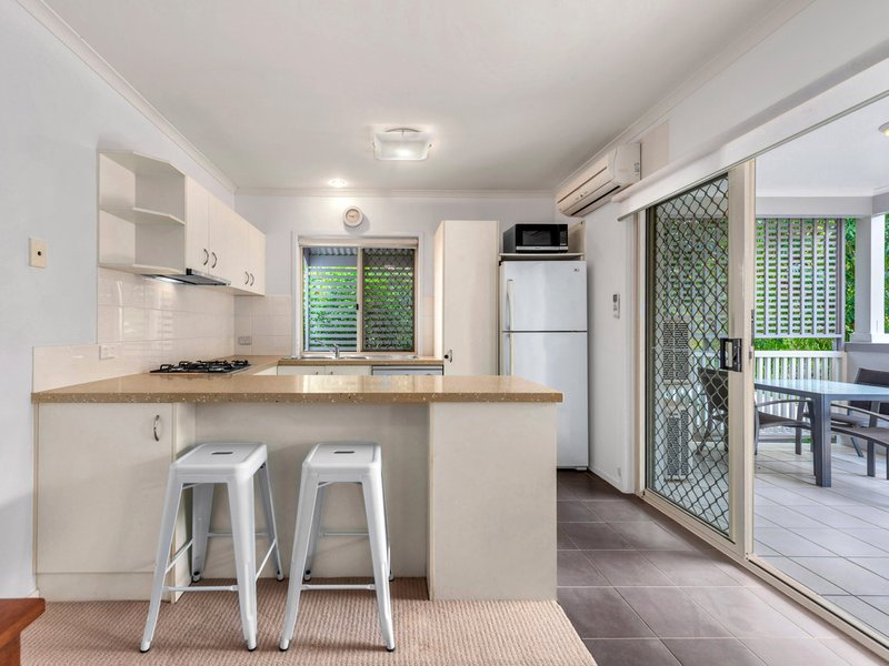 Photo - 4/75 Riding Road, Hawthorne QLD 4171 - Image 3