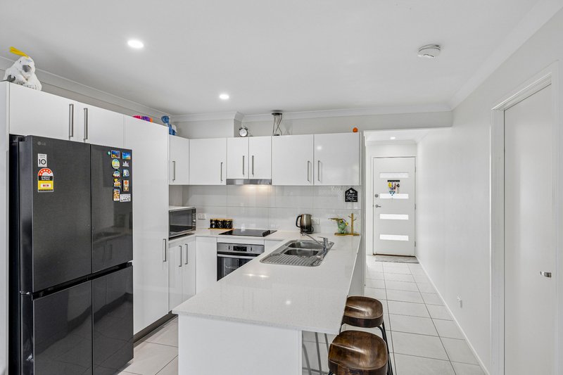 Photo - 4/75 Samsonvale Road, Strathpine QLD 4500 - Image 2