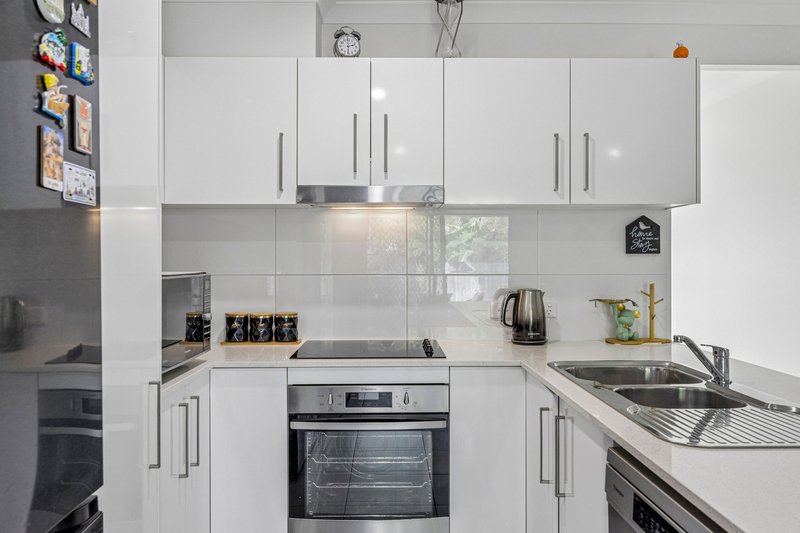Photo - 4/75 Samsonvale Road, Strathpine QLD 4500 - Image 8
