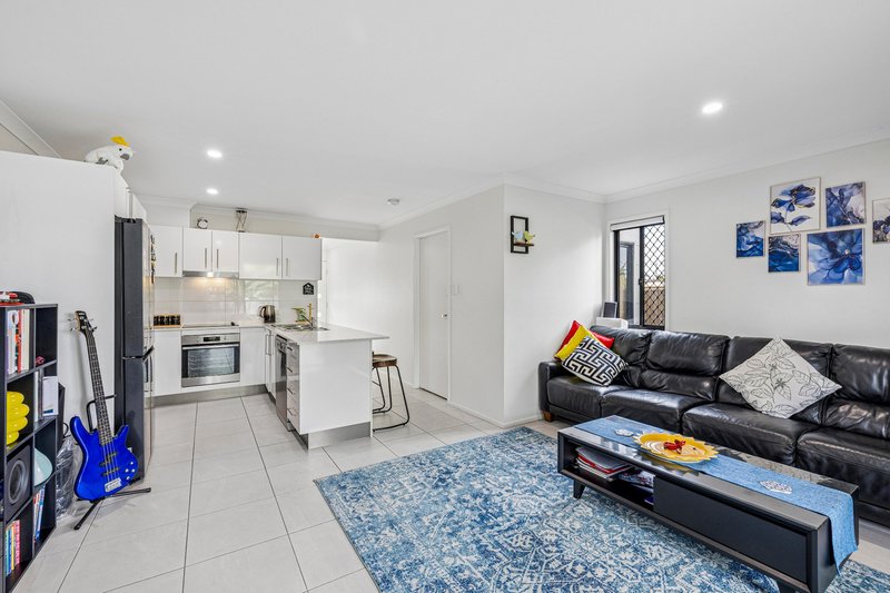 Photo - 4/75 Samsonvale Road, Strathpine QLD 4500 - Image 10