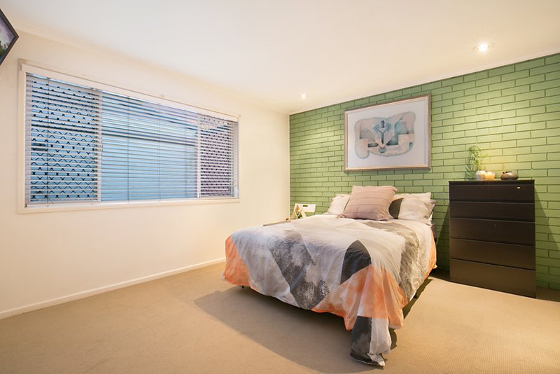 Photo - 475 Springwood Road, Daisy Hill QLD 4127 - Image 13