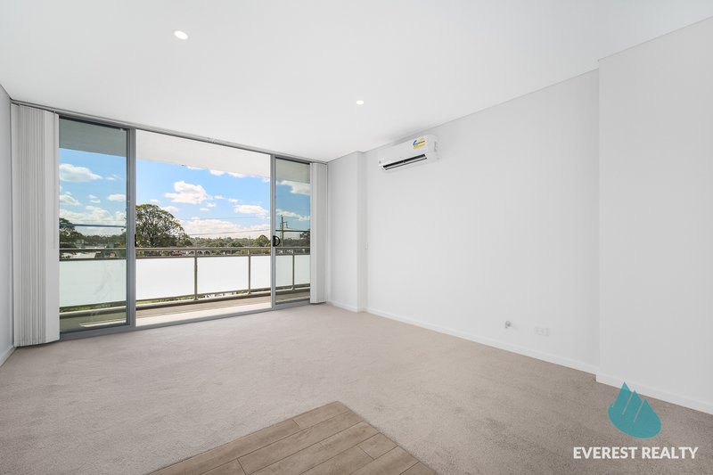 Photo - 47/57-59 Lachlan Street, Warwick Farm NSW 2170 - Image 3