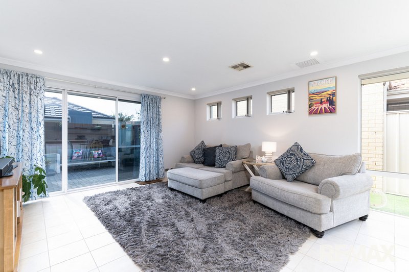 Photo - 4/76 Harden Park Trail, Carramar WA 6031 - Image 3