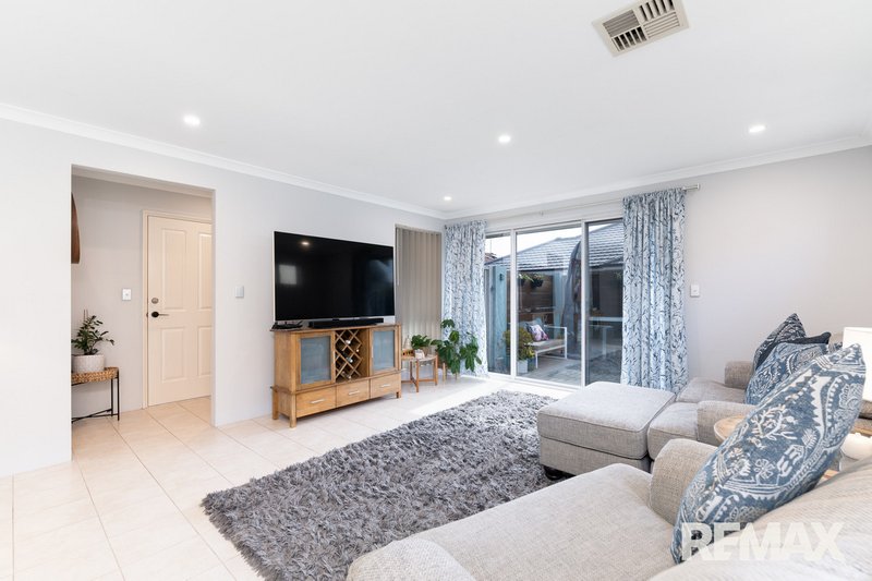 Photo - 4/76 Harden Park Trail, Carramar WA 6031 - Image 4