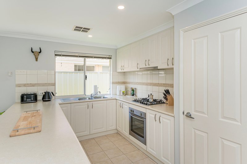 Photo - 4/76 Harden Park Trail, Carramar WA 6031 - Image 3