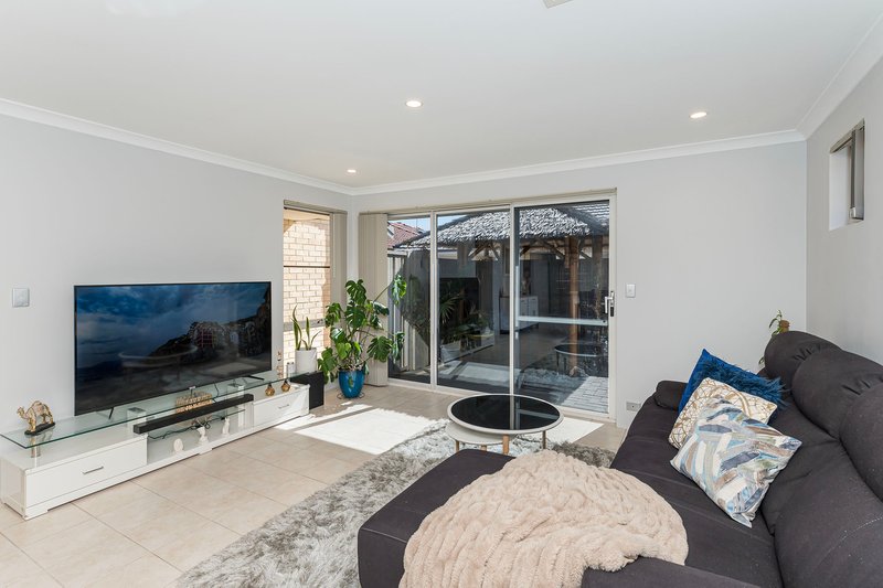 Photo - 4/76 Harden Park Trail, Carramar WA 6031 - Image 8