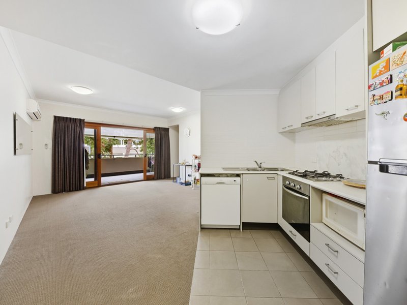 Photo - 4/76 Newcastle Street, Perth WA 6000 - Image 2