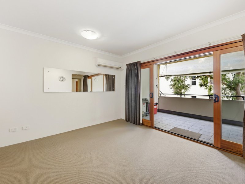 Photo - 4/76 Newcastle Street, Perth WA 6000 - Image 4