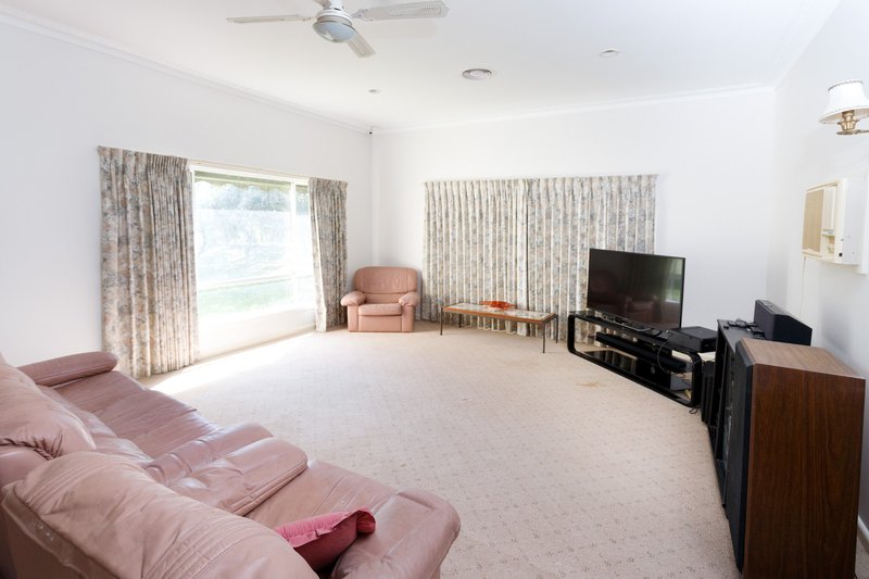 Photo - 4760 Midland Highway, Tatura VIC 3616 - Image 9