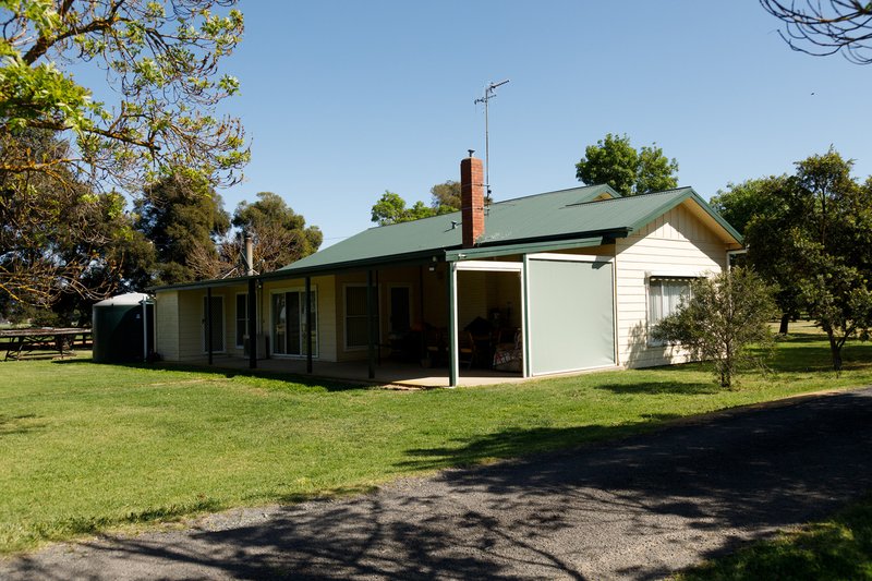 Photo - 4760 Midland Highway, Tatura VIC 3616 - Image 13