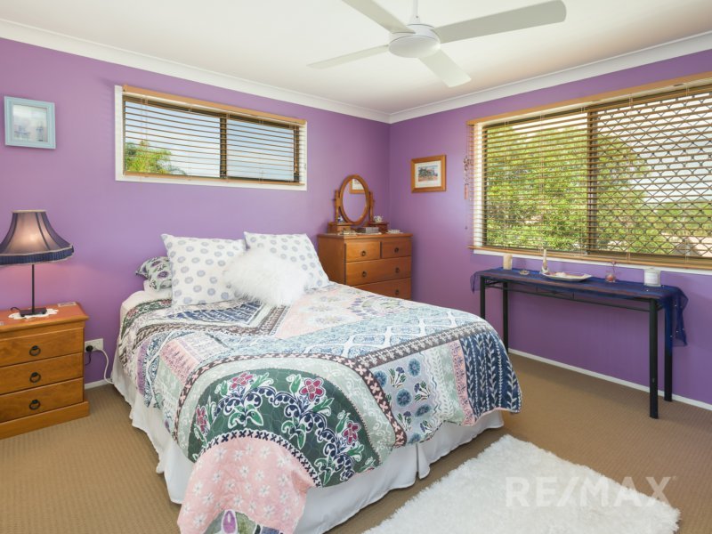 Photo - 4/77 Olsen Avenue, Labrador QLD 4215 - Image 10