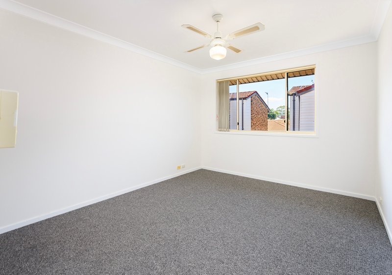 Photo - 4/78 Byamee Street, Dapto NSW 2530 - Image 5