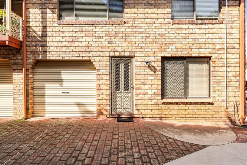 Photo - 4/78 Herries Street, East Toowoomba QLD 4350 - Image 11