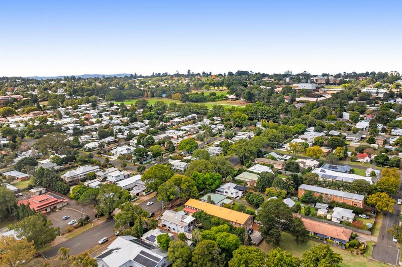 Photo - 4/78 Herries Street, East Toowoomba QLD 4350 - Image 21
