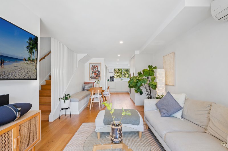 Photo - 4/78 Petrel Avenue, Mermaid Beach QLD 4218 - Image 1